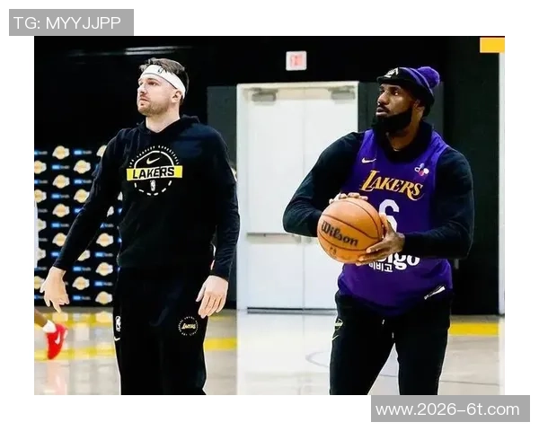 詹姆斯生涯总助攻数达13744次距离超越保罗仅差42次